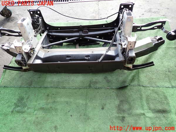 2UPJ-9232461041]BMW 116i(1A16)(F20)コアサポート 中古_5