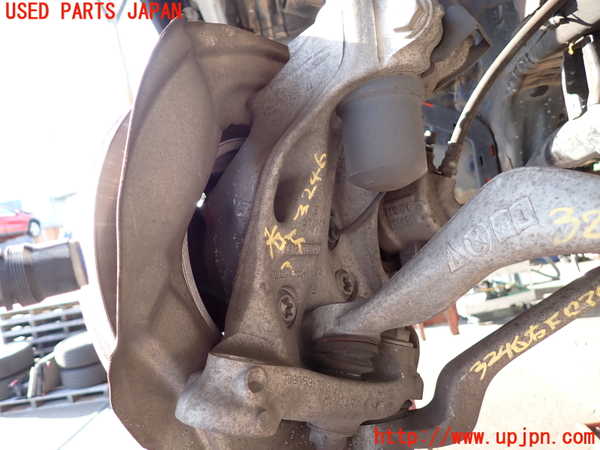 2UPJ-9232464290]BMW 116i(1A16)(F20)右フロントナックルハブ 中古_2
