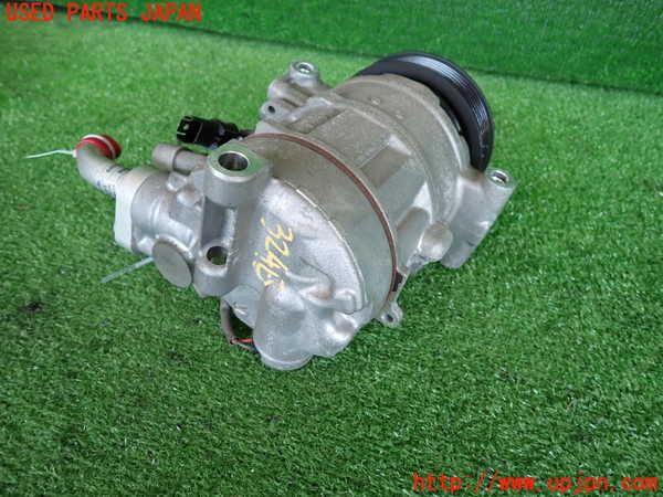 2UPJ-9232466025]BMW 116i(1A16)(F20)エアコンコンプレッサー 中古_2