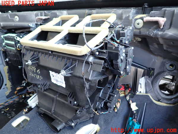 2UPJ-9232466081]BMW 116i(1A16)(F20)エバポレーター1 中古_2
