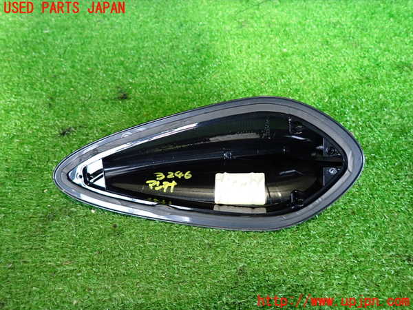 2UPJ-9232466550]BMW 116i(1A16)(F20)アンテナ (カバー) 中古_2