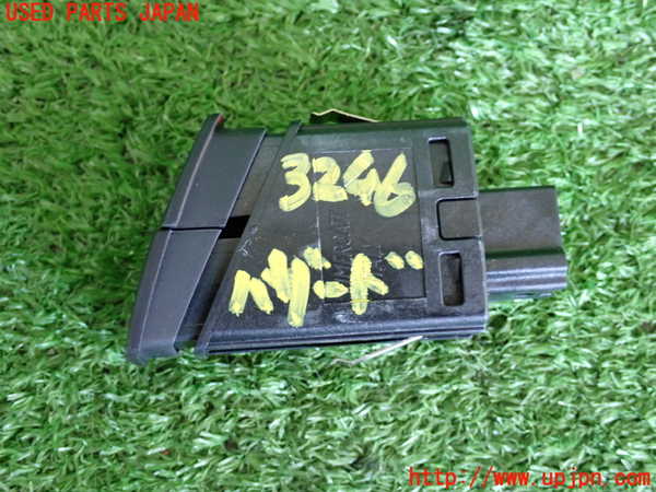 2UPJ-9232466290]BMW 116i(1A16)(F20)ハザードスイッチ 中古_2