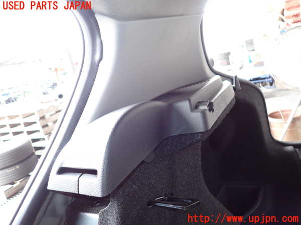 2UPJ-9232467675]BMW 116i(1A16)(F20)右リアピラートリム 中古_3