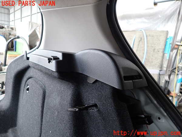 2UPJ-9232467680]BMW 116i(1A16)(F20)左リアピラートリム 中古_3