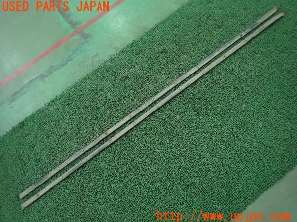 3UPJ=9232470012]ベンツ 240D(115117)W115 純正 サイドアンダーモール 中古_2