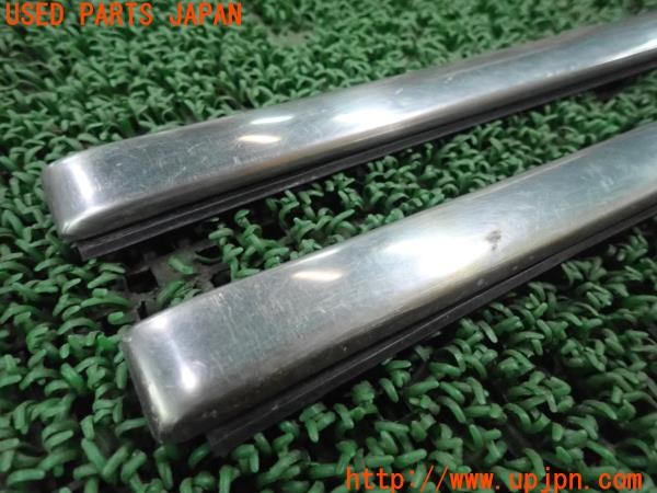 3UPJ=9232470012]ベンツ 240D(115117)W115 純正 サイドアンダーモール 中古_3