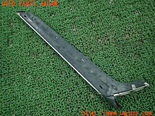 3UPJ=9232470013]ベンツ 240D(115117)W115 純正 左フロントピラーモール 中古_2