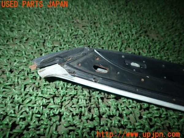 3UPJ=9232470013]ベンツ 240D(115117)W115 純正 左フロントピラーモール 中古_3