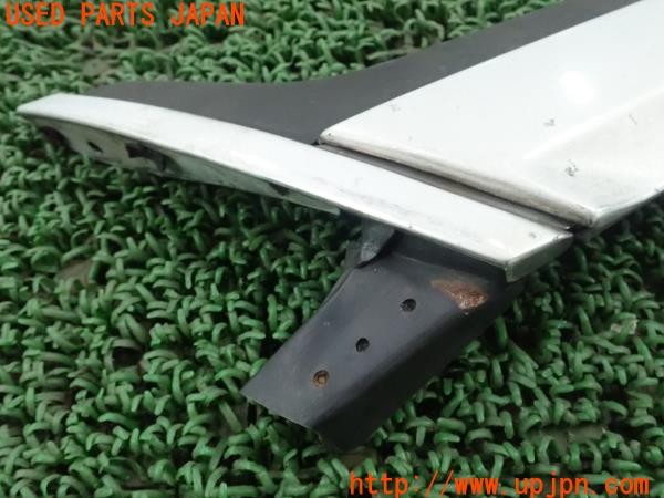 3UPJ=9232470013]ベンツ 240D(115117)W115 純正 左フロントピラーモール 中古_4