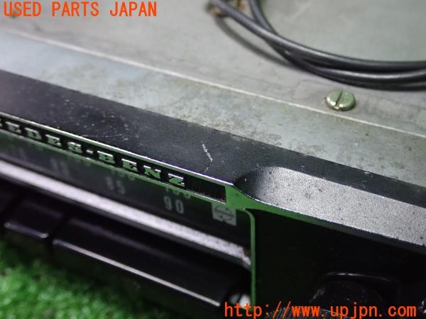 3UPJ=9232470519]ベンツ 240D(115117)W115 純正 ラジオ 難有 中古_3