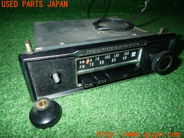 3UPJ=9232470519]ベンツ 240D(115117)W115 純正 ラジオ 難有 中古_4