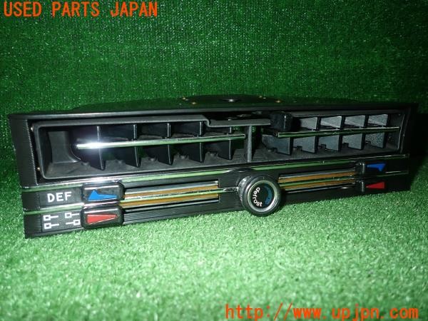 3UPJ=9232470532]ベンツ 240D(115117)W115 純正 エアコンスイッチ 中古_2