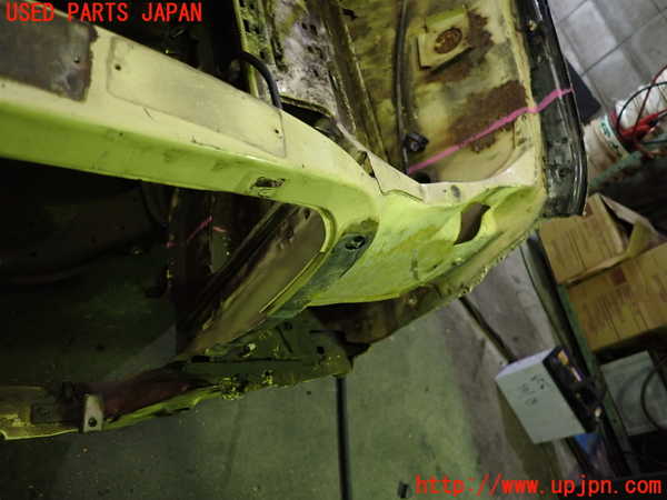 1UPJ-9232471042]ベンツ 240D(115117)W115コアサポート（カット） 中古_2
