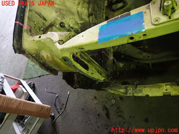1UPJ-9232471042]ベンツ 240D(115117)W115コアサポート（カット） 中古_3