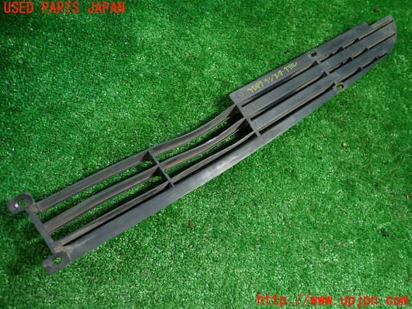 1UPJ-9232471050]ベンツ 240D(115117)W115ラジエターグリル 中古_5
