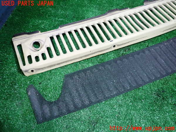 1UPJ-9232471190]ベンツ 240D(115117)W115カウルトップ 中古_3