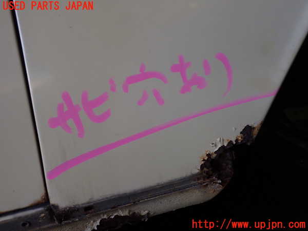 1UPJ-9232471080]ベンツ 240D(115117)W115右前フェンダー 中古_3
