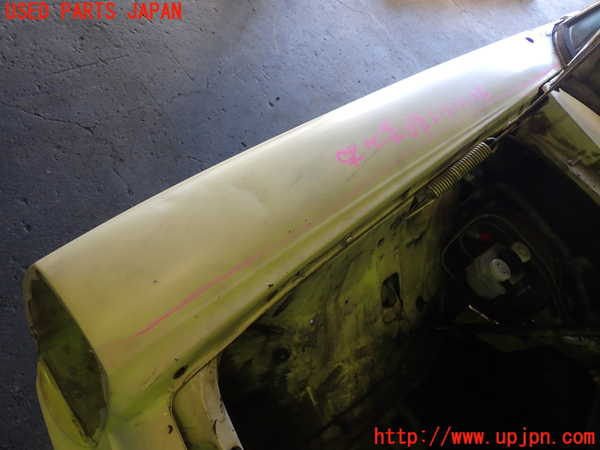 1UPJ-9232471080]ベンツ 240D(115117)W115右前フェンダー 中古_4