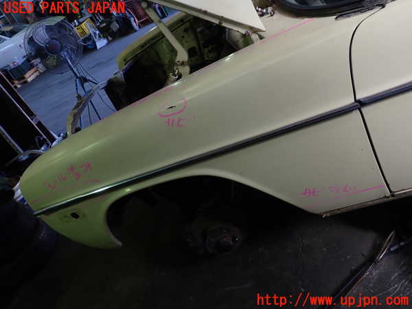 1UPJ-9232471082]ベンツ 240D(115117)W115左前フェンダー 中古_2