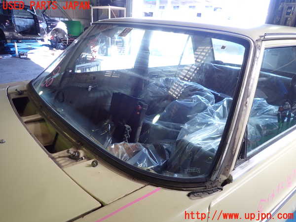 1UPJ-9232471195]ベンツ 240D(115117)W115フロントガラス 中古_4