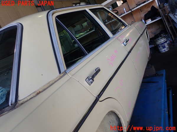 1UPJ-9232471290]ベンツ 240D(115117)W115右後ドア SEKURIT-1F 中古_2