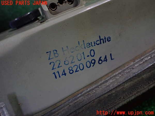 1UPJ-9232471536]ベンツ 240D(115117)W115左テールランプ 226201-0 中古_4