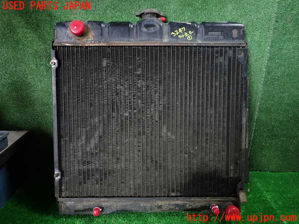 1UPJ-9232472321]ベンツ 240D(115117)W115ラジエーター1 中古_2