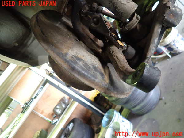 1UPJ-9232474295]ベンツ 240D(115117)W115左フロントナックルハブ 中古_2