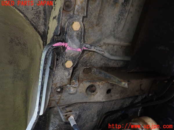 1UPJ-9232475445]ベンツ 240D(115117)W115リアスタビライザー 中古_4