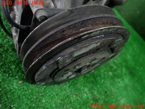 1UPJ-9232476025]ベンツ 240D(115117)W115エアコンコンプレッサー 中古_4