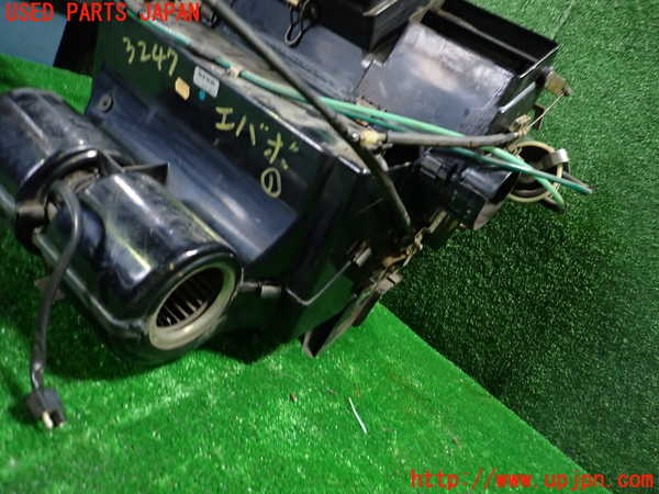 1UPJ-9232476081]ベンツ 240D(115117)W115エバポレーター1 中古_4