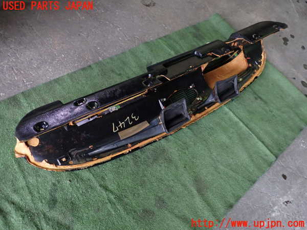 1UPJ-9232477505]ベンツ 240D(115117)W115ダッシュボード 中古_5