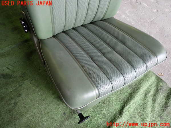 1UPJ-9232477065]ベンツ 240D(115117)W115助手席シート 中古_3