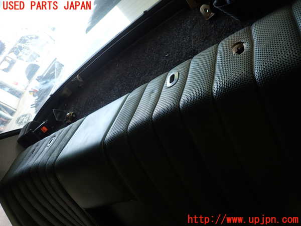 1UPJ-9232477385]ベンツ 240D(115117)W115リアシート 中古_2