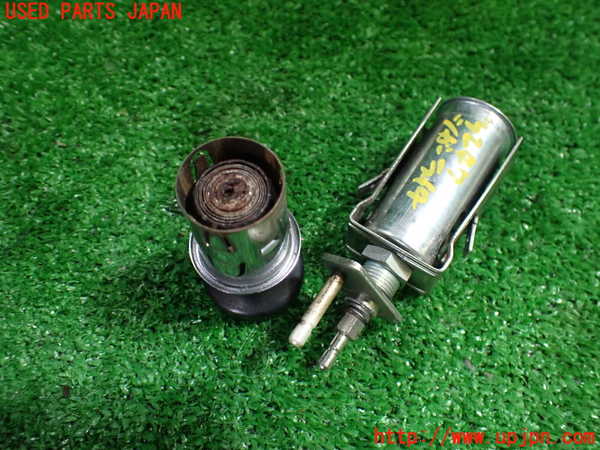 1UPJ-9232477815]ベンツ 240D(115117)W115シガライター 中古_2