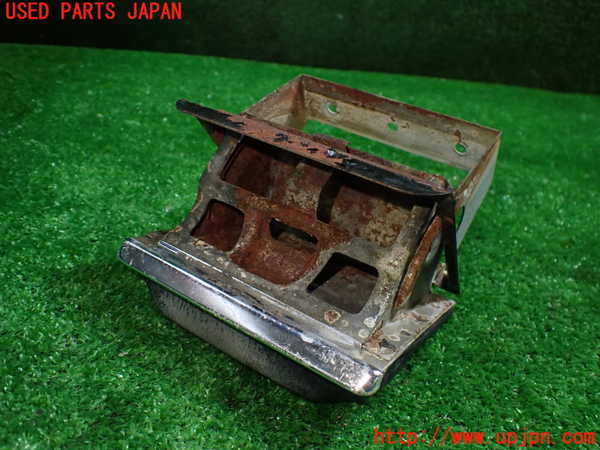 1UPJ-9232477821]ベンツ 240D(115117)W115灰皿1 中古_2
