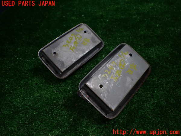 1UPJ-9232477822]ベンツ 240D(115117)W115灰皿2 中古_3
