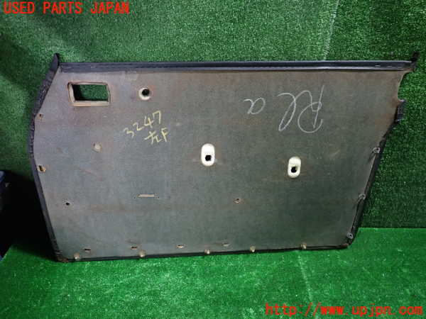 1UPJ-9232471264]ベンツ 240D(115117)W115左前ドア内張り 中古_4
