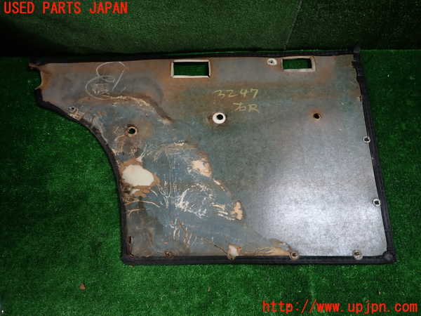 1UPJ-9232471294]ベンツ 240D(115117)W115右後ドア内張り 【ジャンク】_4