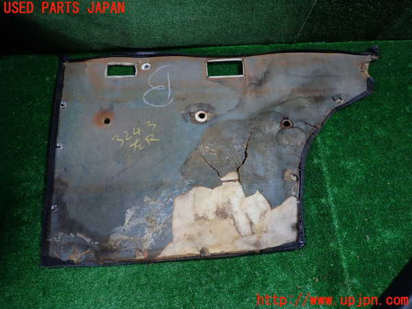 1UPJ-9232471324]ベンツ 240D(115117)W115左後ドア内張り 【ジャンク】_4