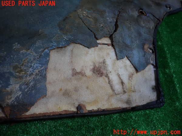 1UPJ-9232471324]ベンツ 240D(115117)W115左後ドア内張り 【ジャンク】_5