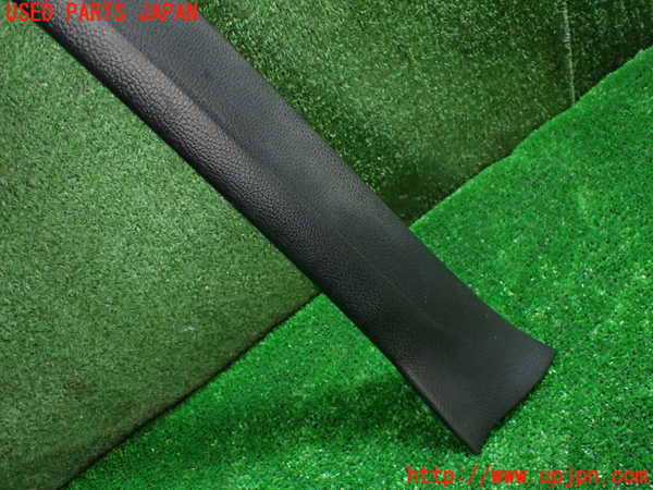 1UPJ-9232477660]ベンツ 240D(115117)W115左フロントピラートリム 中古_3