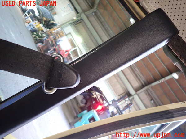1UPJ-9232477665]ベンツ 240D(115117)W115右センターピラートリム 中古_2