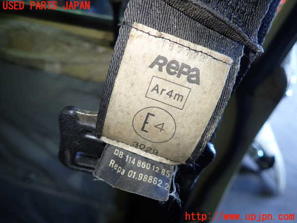 1UPJ-9232477045]ベンツ 240D(115117)W115運転席シートベルト 中古_4