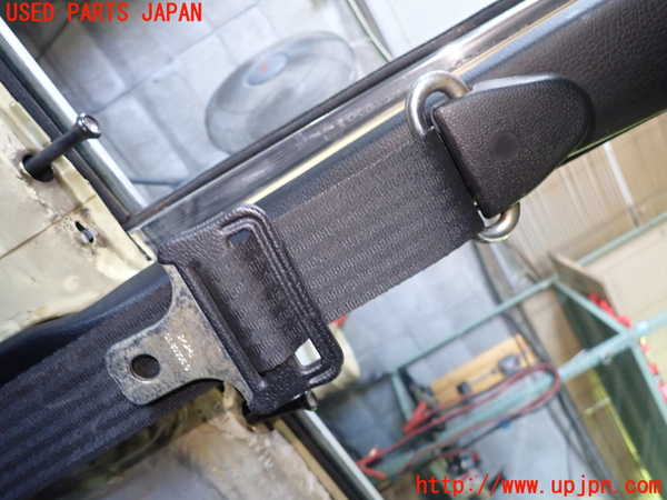 1UPJ-9232477075]ベンツ 240D(115117)W115助手席シートベルト 中古_3