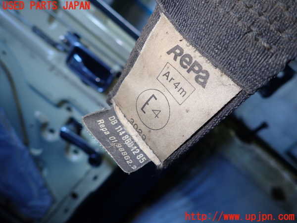 1UPJ-9232477075]ベンツ 240D(115117)W115助手席シートベルト 中古_4