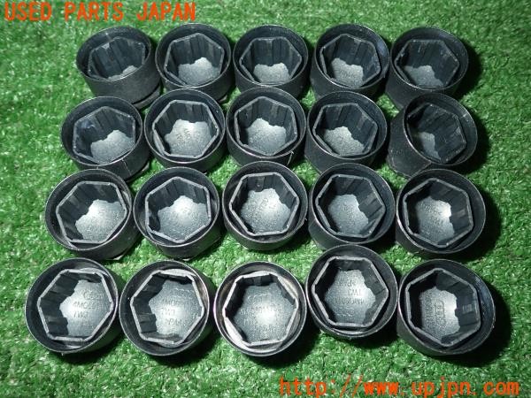 3UPJ=9232480001]アウディ Q3 スポーツバック(F3DPC)純正 4M0601173D ホイールナットキャップ ボルトキャップ 20個 中古_3