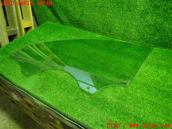 1UPJ-9232481268]アウディ・Q3 スポーツバック(F3DPC)左前ドアガラス FUYAO M61385 中古_2