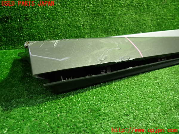 1UPJ-9232481292]アウディ・Q3 スポーツバック(F3DPC)右後ドアパネル 中古_3