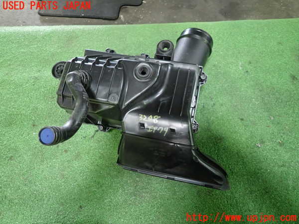 1UPJ-9232482560]アウディ・Q3 スポーツバック(F3DPC)エアクリーナーボックス 中古_4